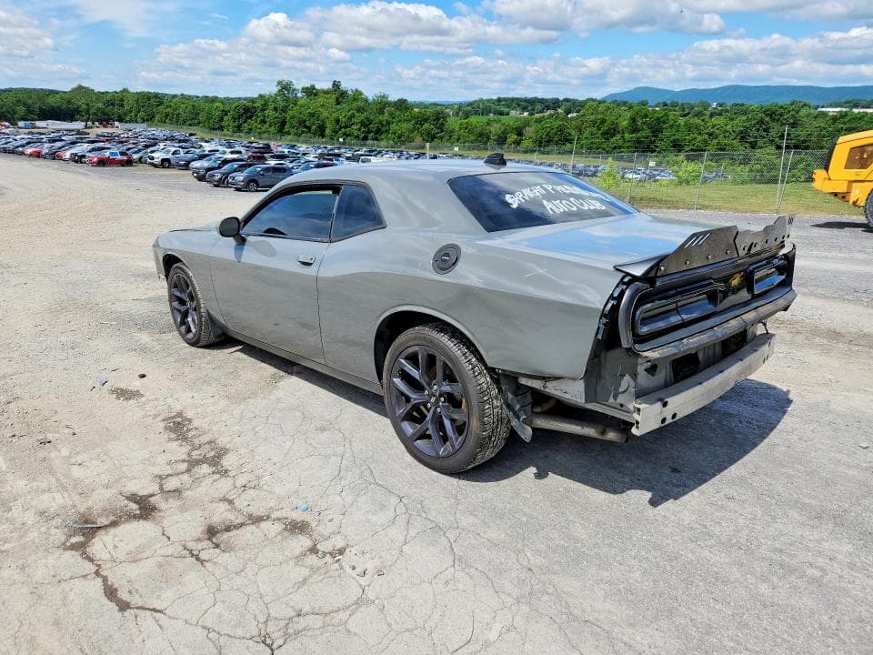 2016 DODGE CHALLENGER SXT 2