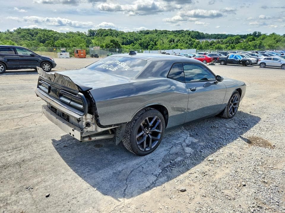 2016 DODGE CHALLENGER SXT 3