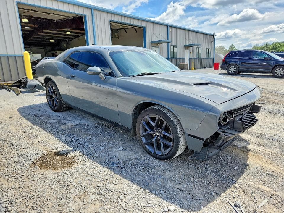 2016 DODGE CHALLENGER SXT 4
