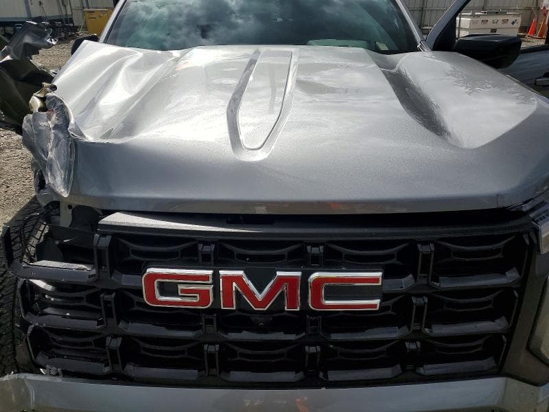 2025 GMC CANYON ELEVATION 11