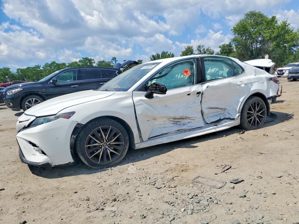 2021 TOYOTA CAMRY SE - 1