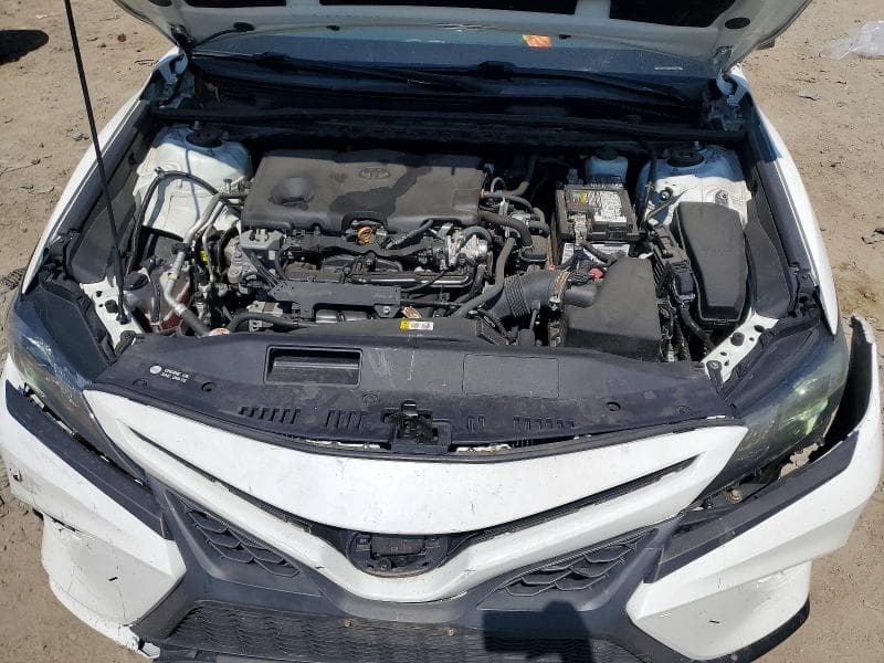 2021 TOYOTA CAMRY SE 11