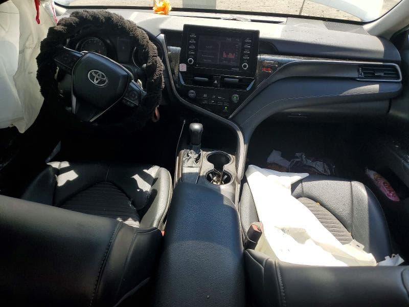 2021 TOYOTA CAMRY SE 8