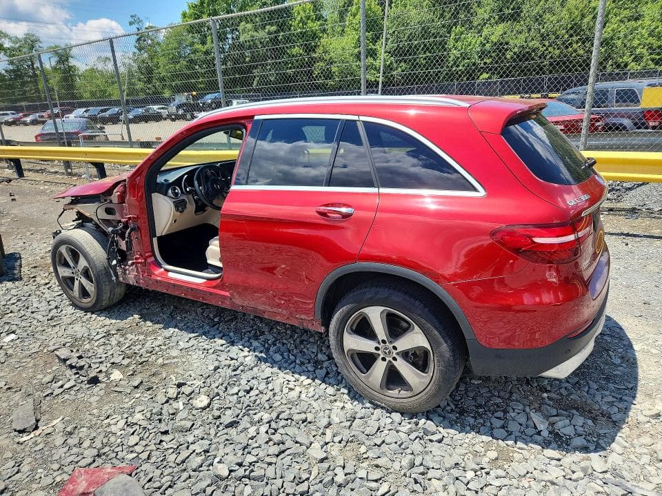 2018 MERCEDES-BENZ GLC 300 4MATIC 2