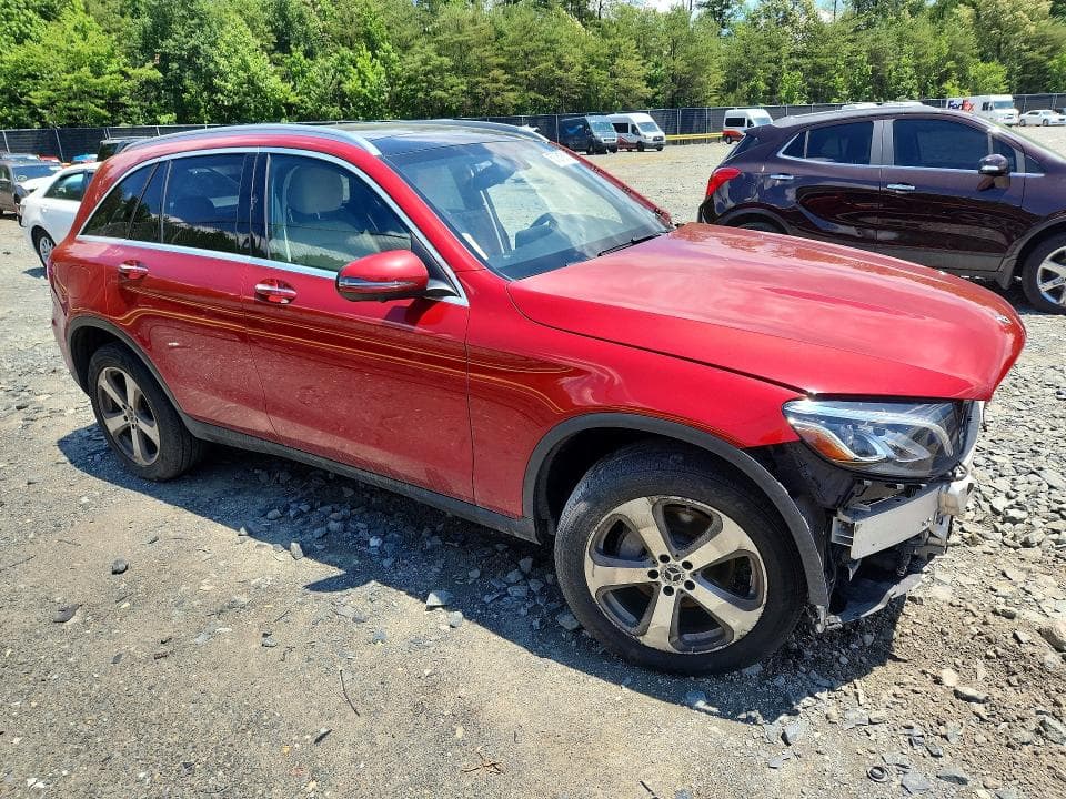 2018 MERCEDES-BENZ GLC 300 4MATIC 4