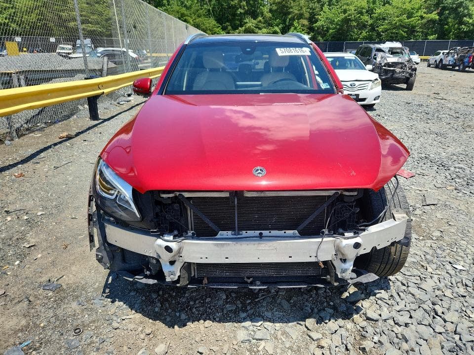 2018 MERCEDES-BENZ GLC 300 4MATIC 5