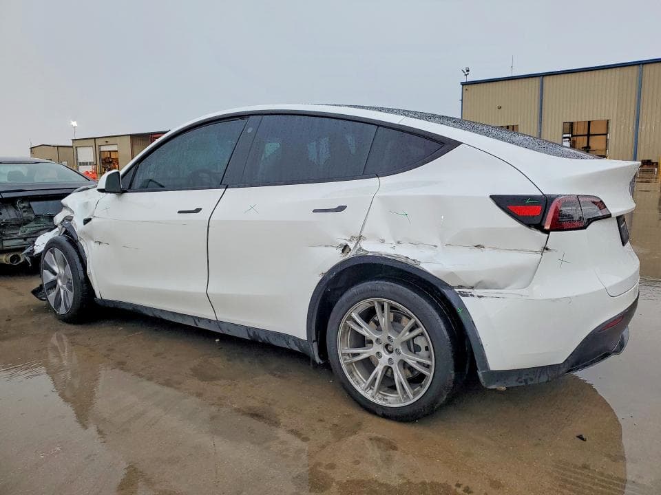 2023 TESLA MODEL Y 2