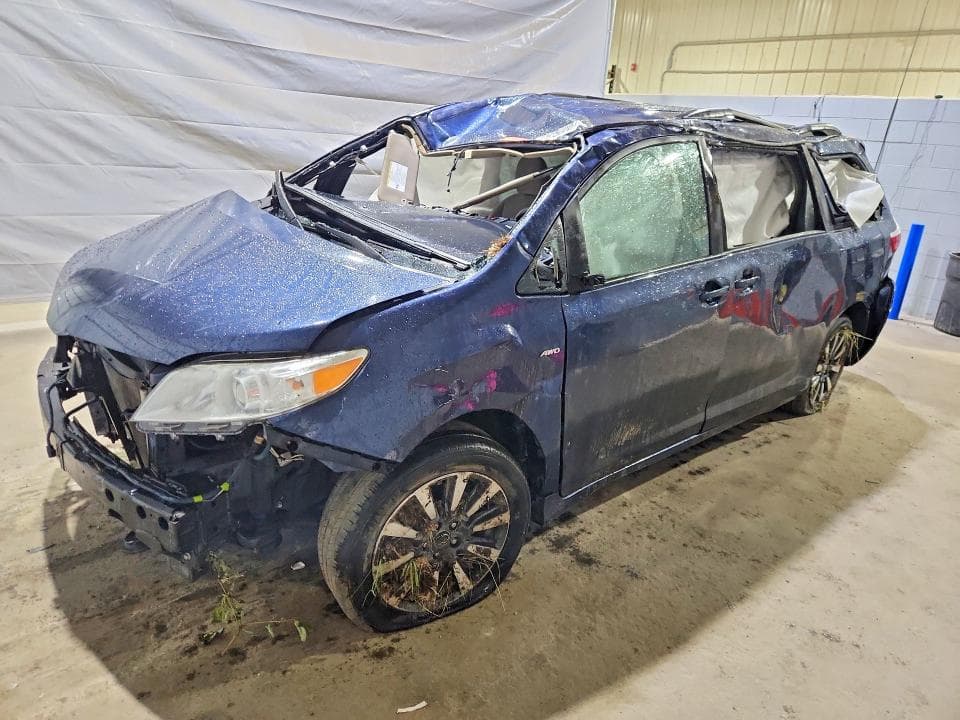 2019 TOYOTA SIENNA LE - 1