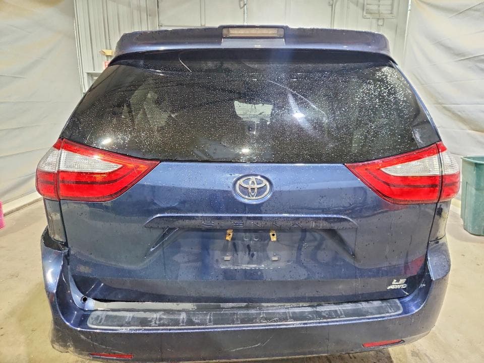 2019 TOYOTA SIENNA LE 6