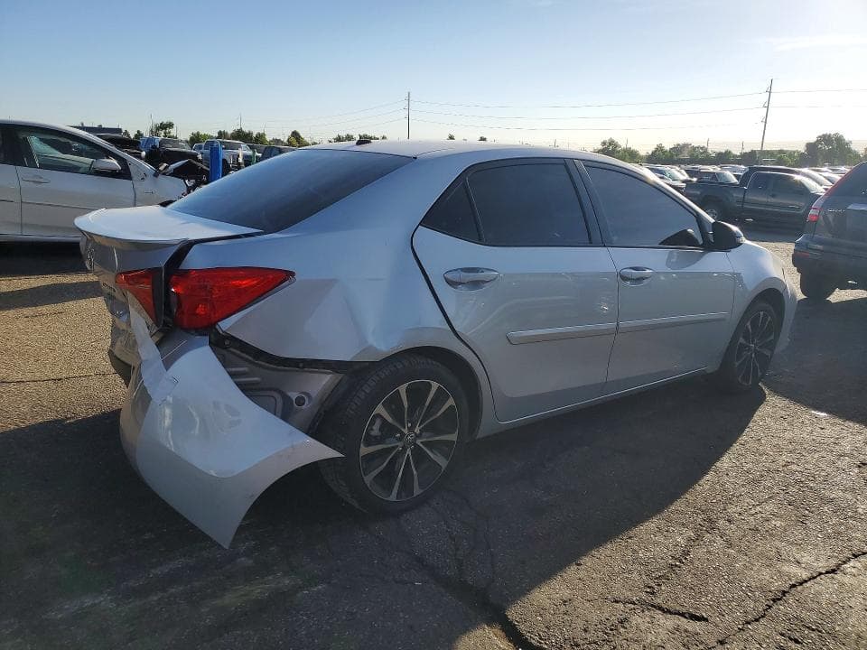 2017 TOYOTA COROLLA SE SE 3