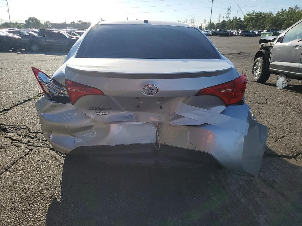 2017 TOYOTA COROLLA SE SE 6