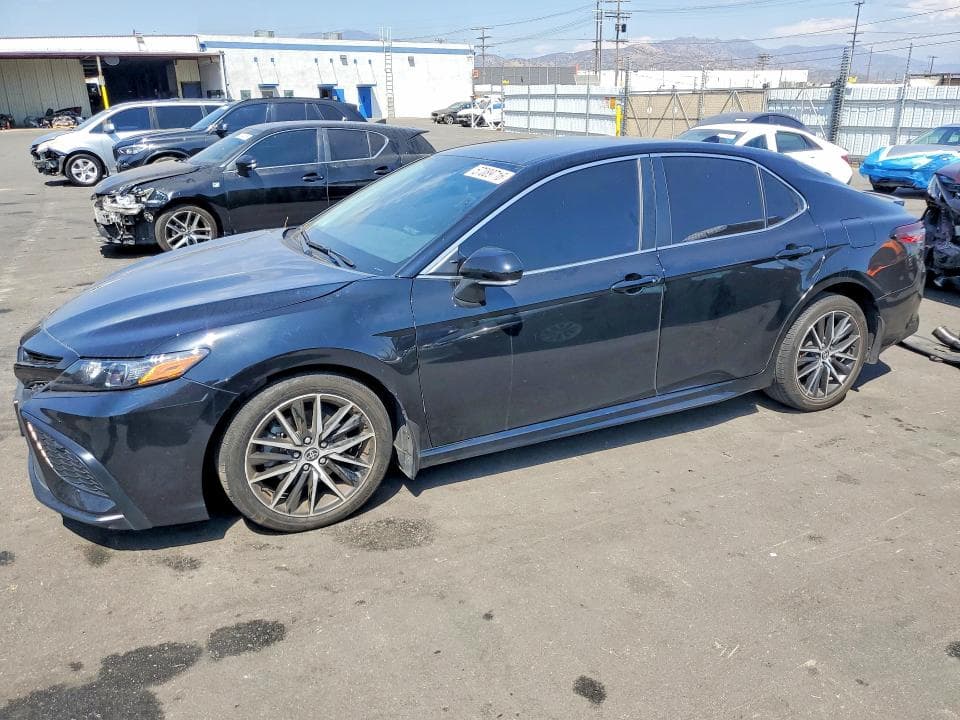 2024 TOYOTA CAMRY SE - 1