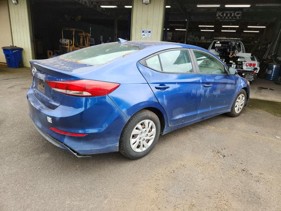 2017 HYUNDAI ELANTRA SE 3