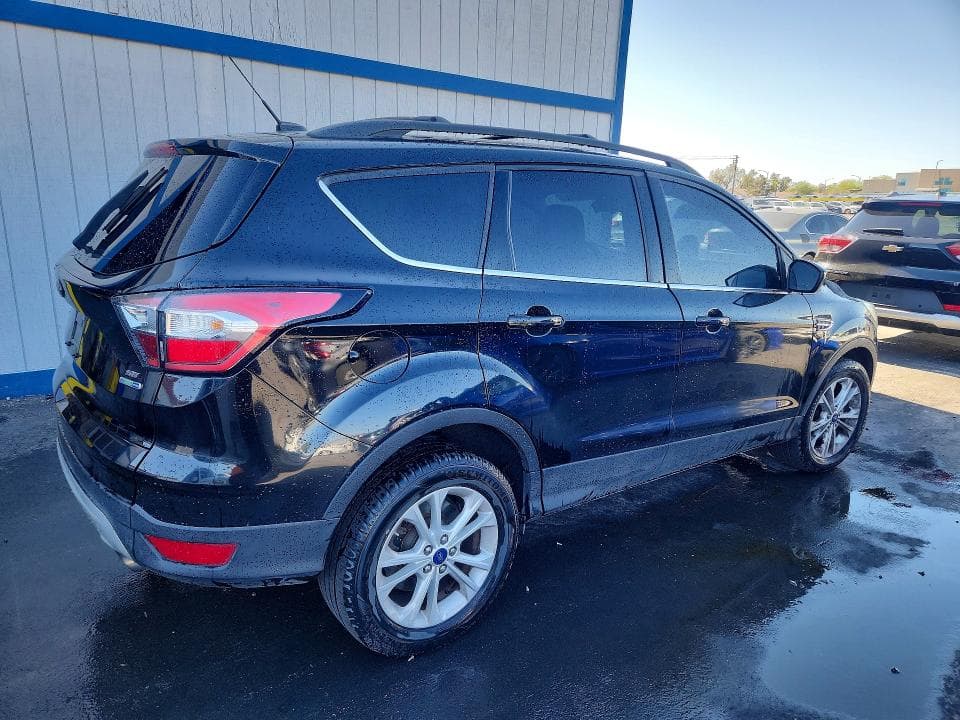 2017 FORD ESCAPE SE SE 4