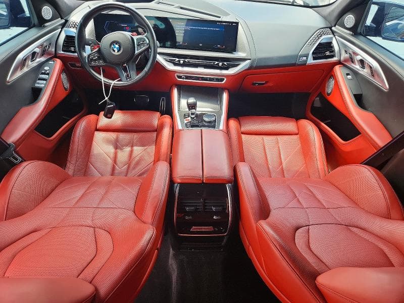 2023 BMW XM 8
