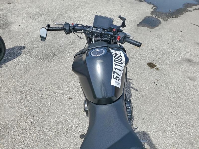 2025 HONDA CB750 A 6