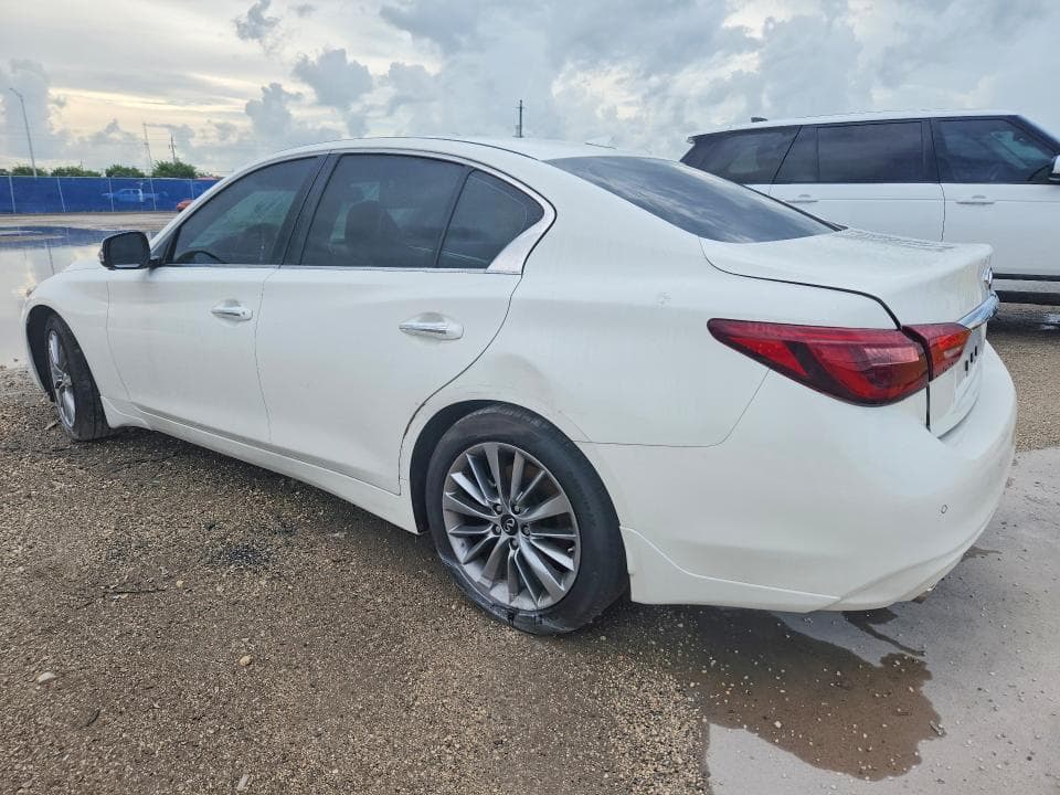 2023 INFINITI Q50 LUXE 2