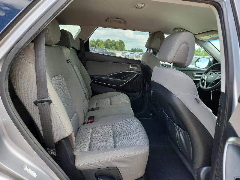 2017 HYUNDAI SANTA FE SE 11