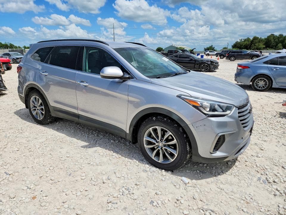 2017 HYUNDAI SANTA FE SE 4