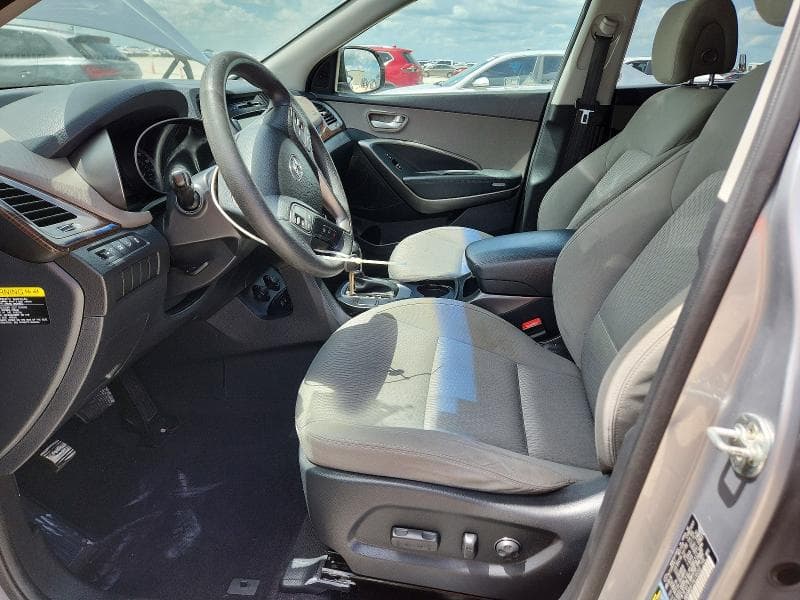 2017 HYUNDAI SANTA FE SE 7