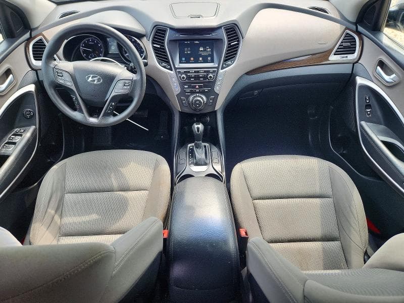 2017 HYUNDAI SANTA FE SE 8
