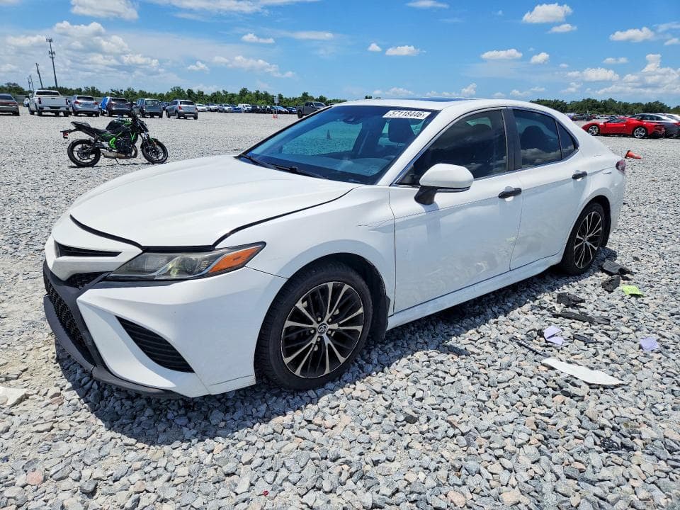 2018 TOYOTA CAMRY SE - 1