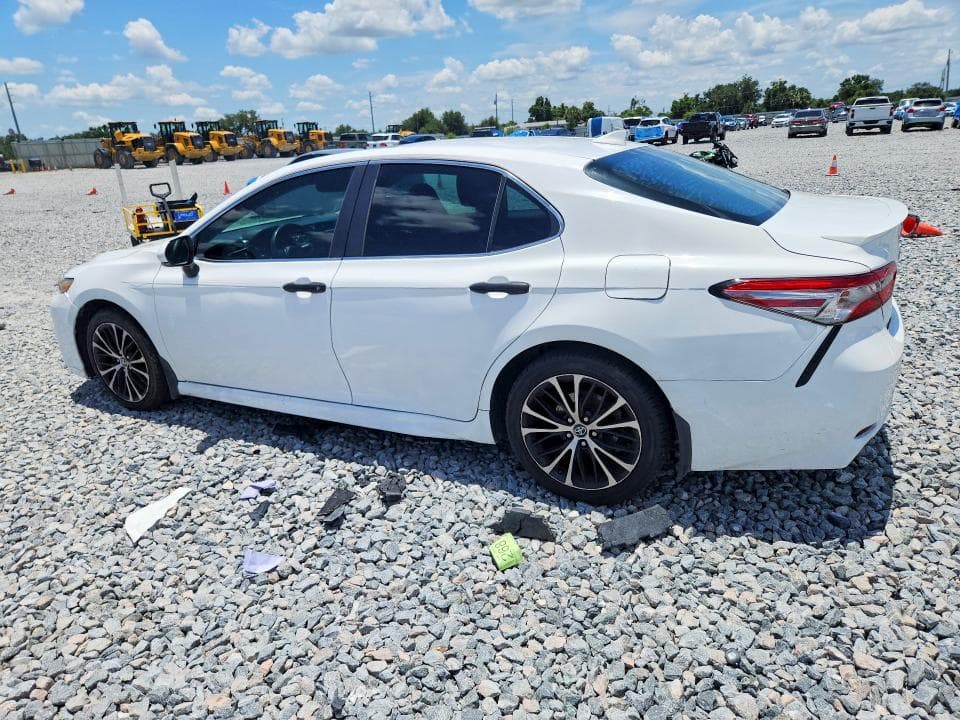 2018 TOYOTA CAMRY SE 2
