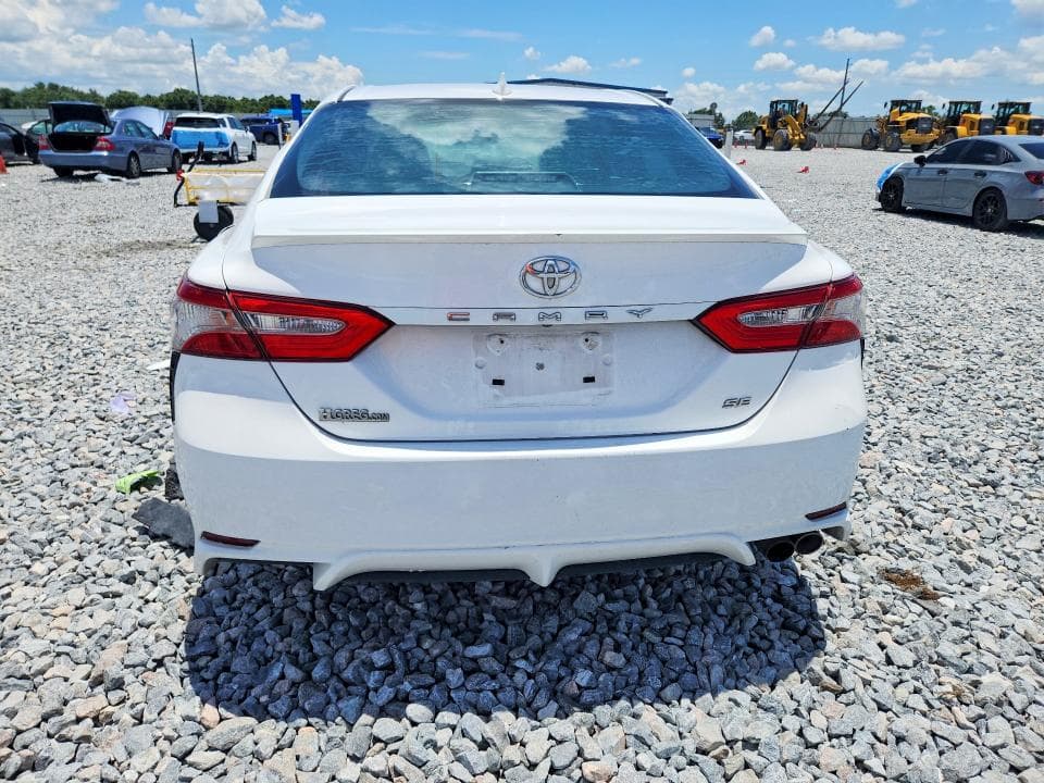 2018 TOYOTA CAMRY SE 6