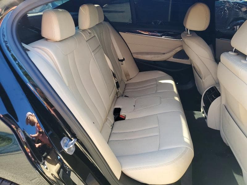 2017 BMW 530 XI 10