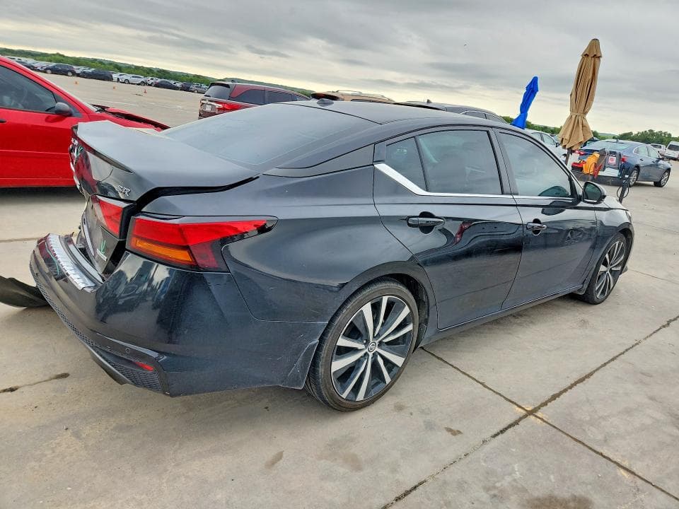 2022 NISSAN ALTIMA SR 3