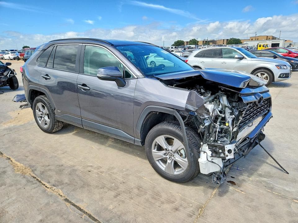 2022 TOYOTA RAV4 XLE 4