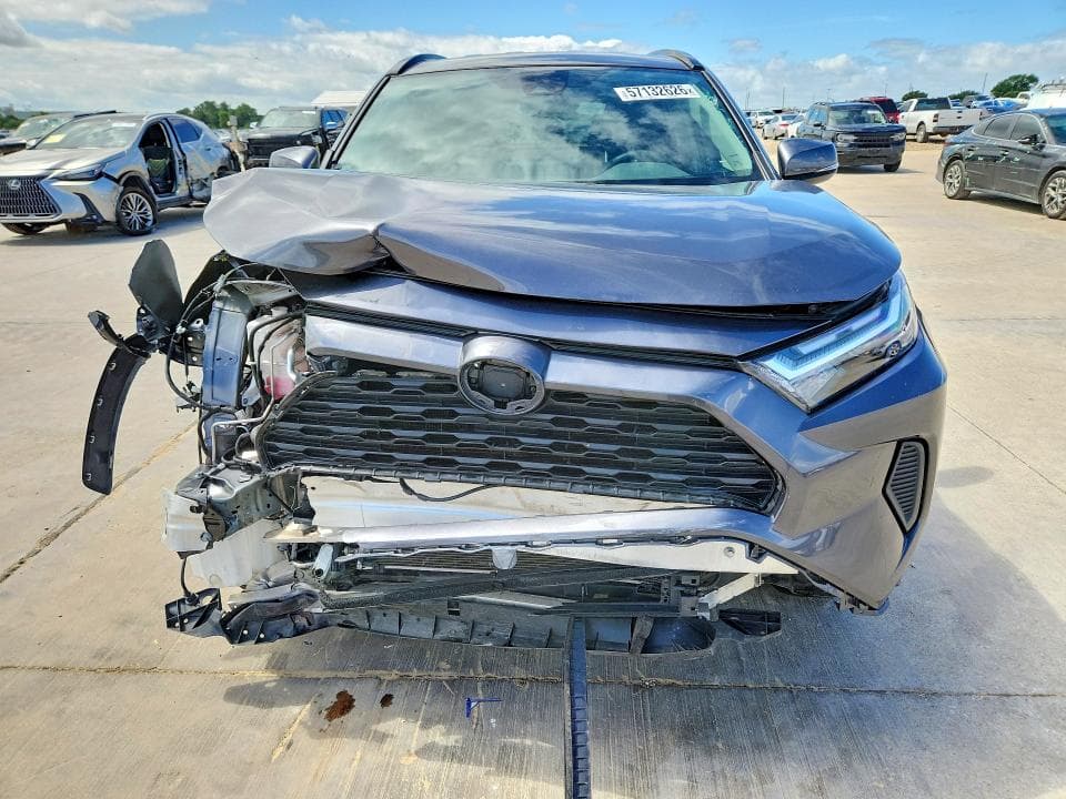 2022 TOYOTA RAV4 XLE 5