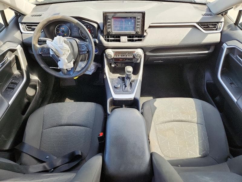 2022 TOYOTA RAV4 XLE 8