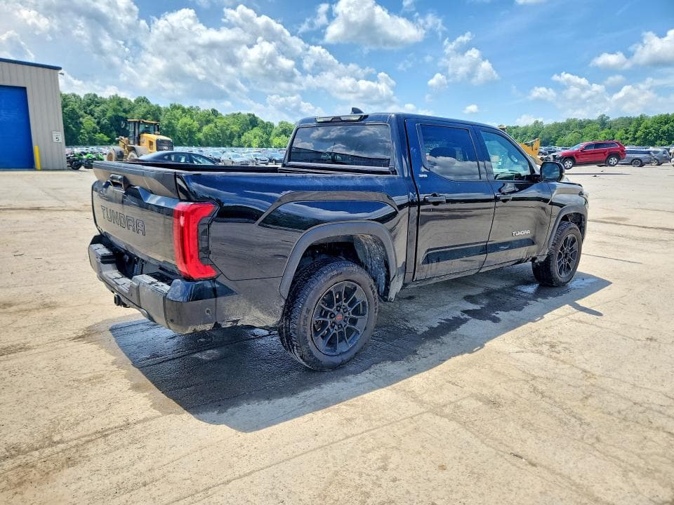 2025 TOYOTA TUNDRA SR5 3
