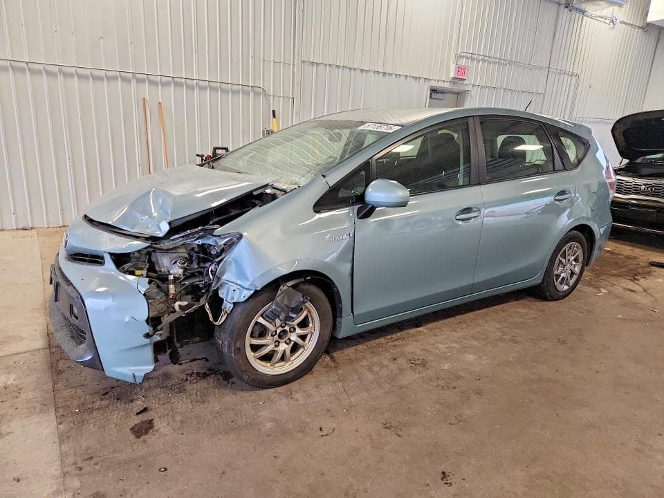 2016 TOYOTA PRIUS V TWO 1