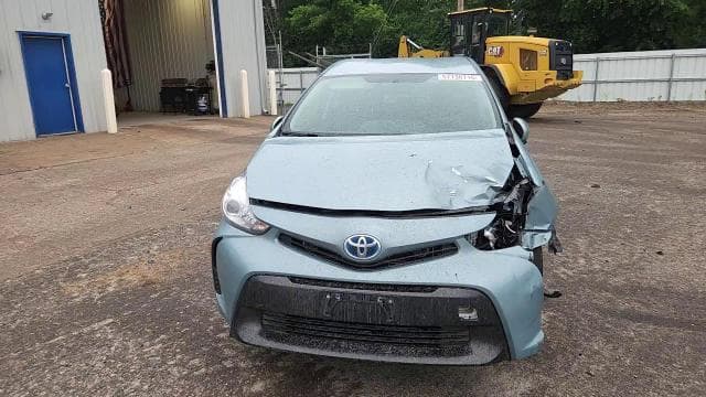 2016 TOYOTA PRIUS V TWO 14
