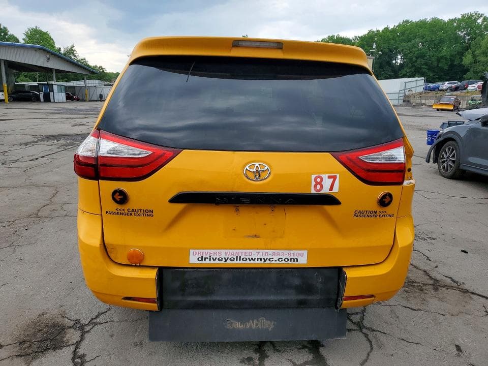 2017 TOYOTA SIENNA L 7-PASSENGER 6