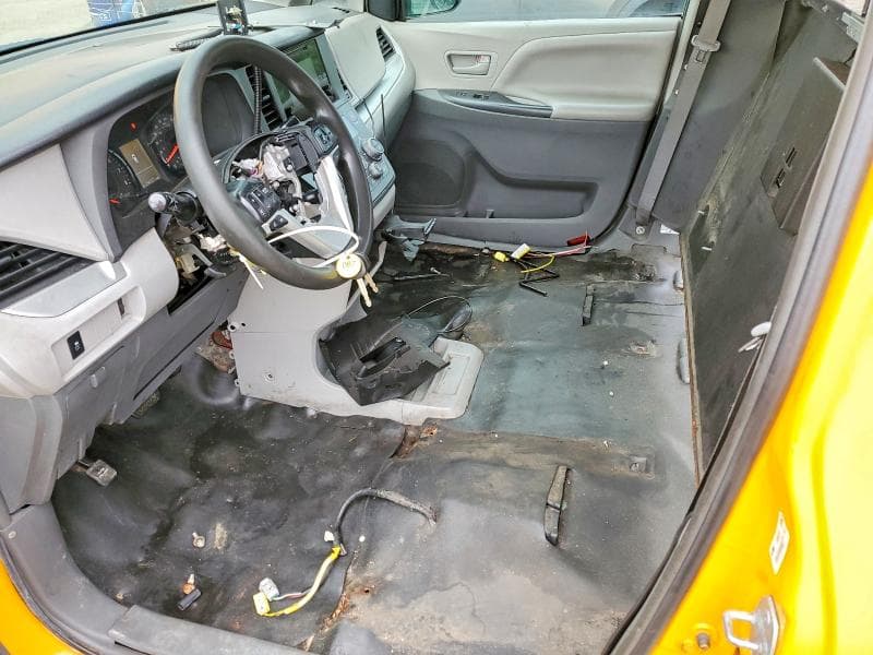 2017 TOYOTA SIENNA L 7-PASSENGER 7