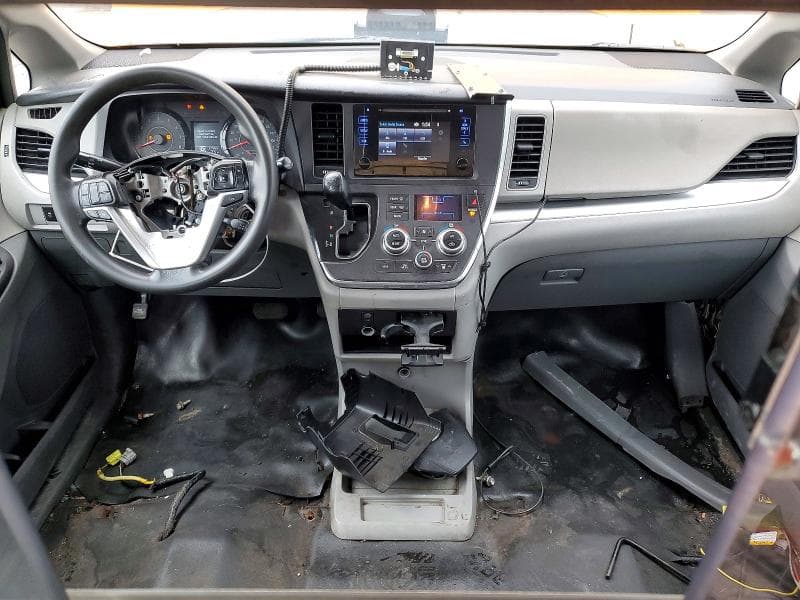 2017 TOYOTA SIENNA L 7-PASSENGER 8