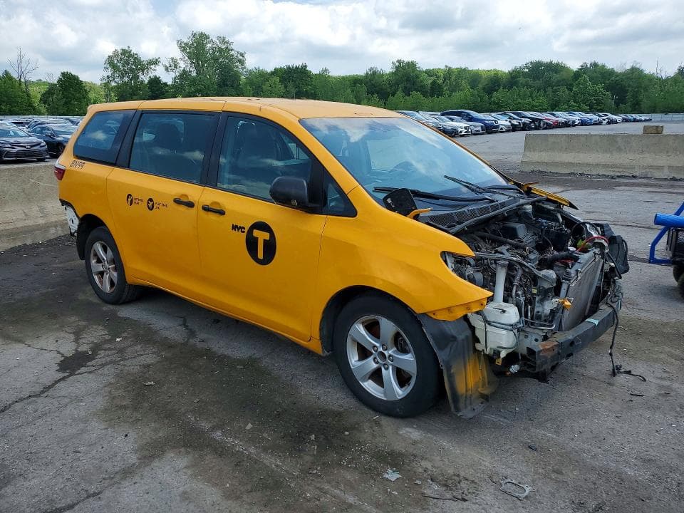2017 TOYOTA SIENNA LE LE 5