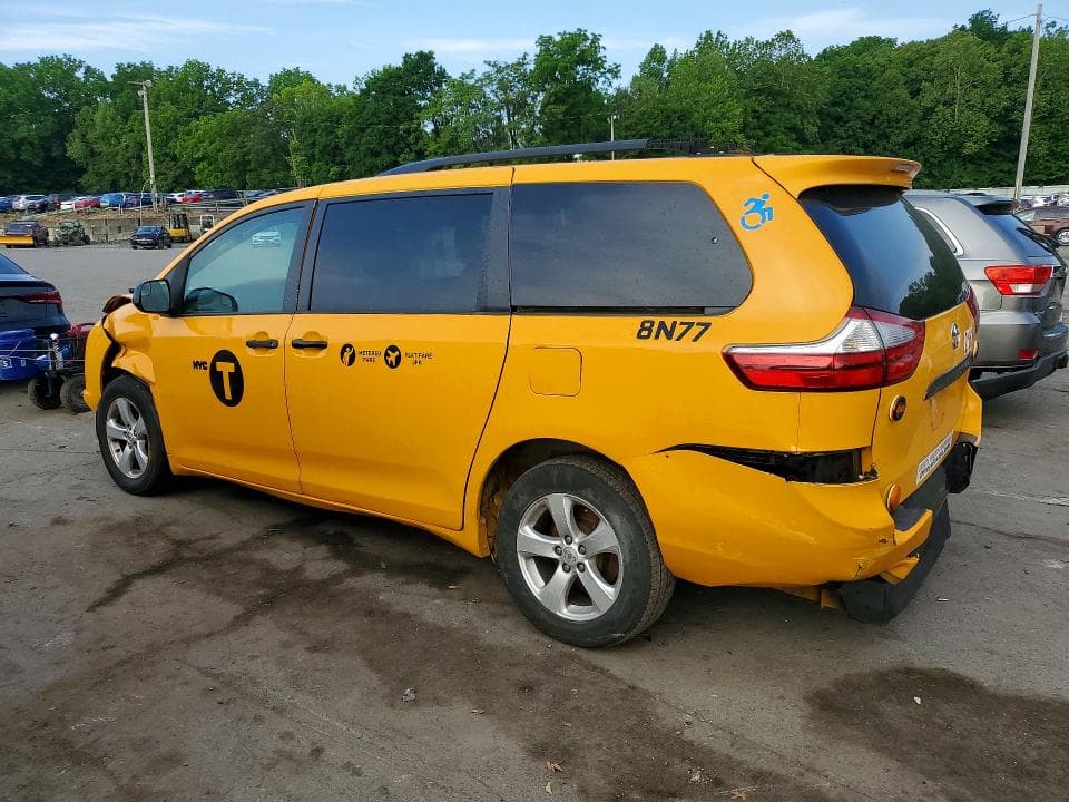 2017 TOYOTA SIENNA LE LE 3