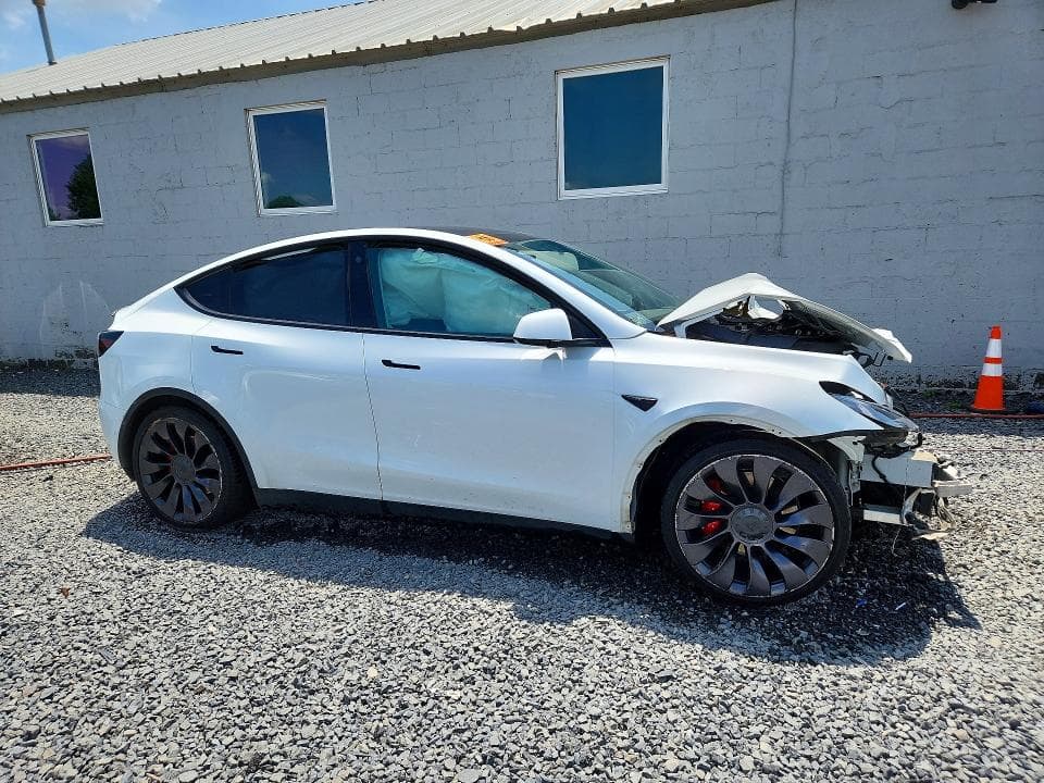 2022 TESLA MODEL Y 4