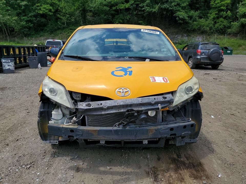 2017 TOYOTA SIENNA L 7-PASSENGER L 7-PASSENGER 6