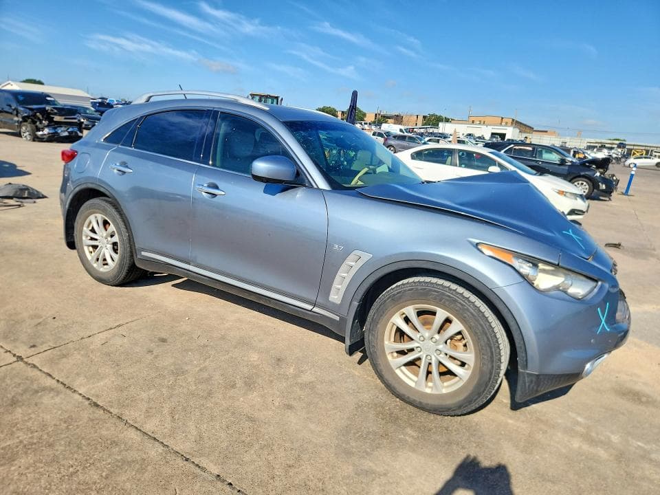 2017 INFINITI QX70 BASE 4
