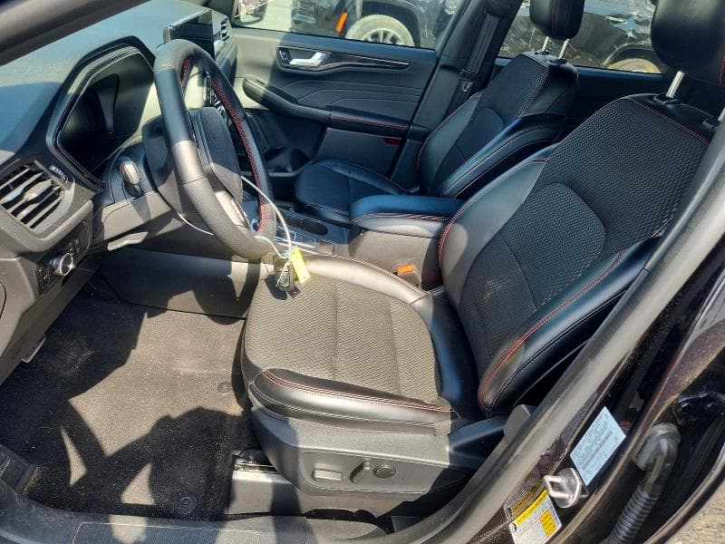 2024 FORD ESCAPE ST LINE 7