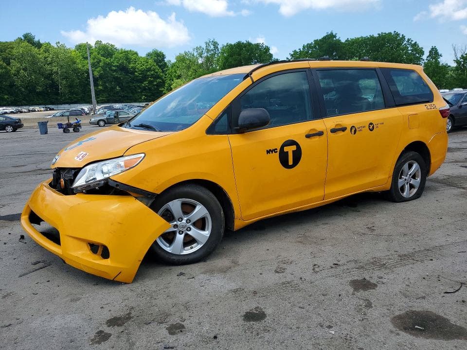 2017 TOYOTA SIENNA L 7-PASSENGER