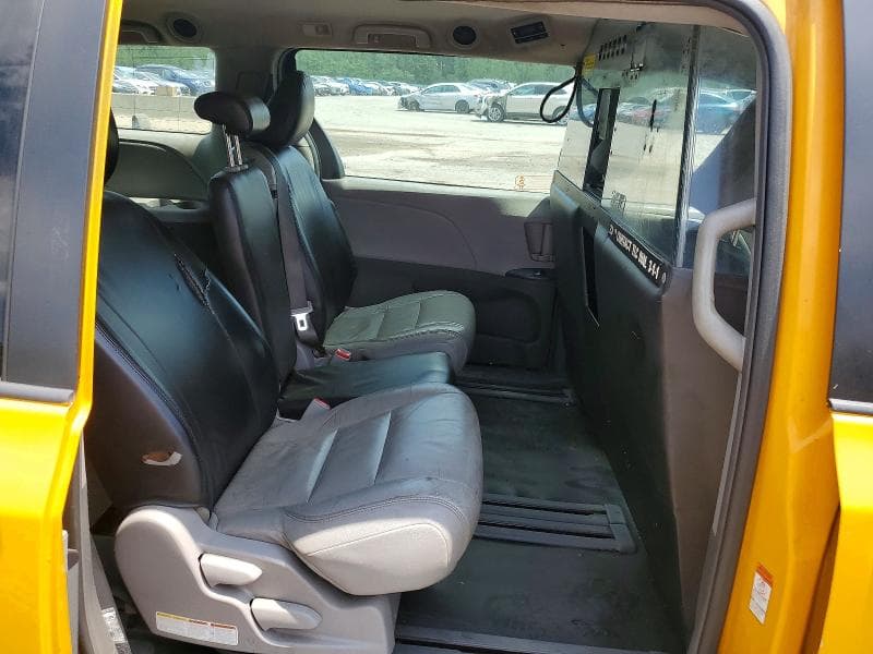 2017 TOYOTA SIENNA L 7-PASSENGER L 7-PASSENGER 12