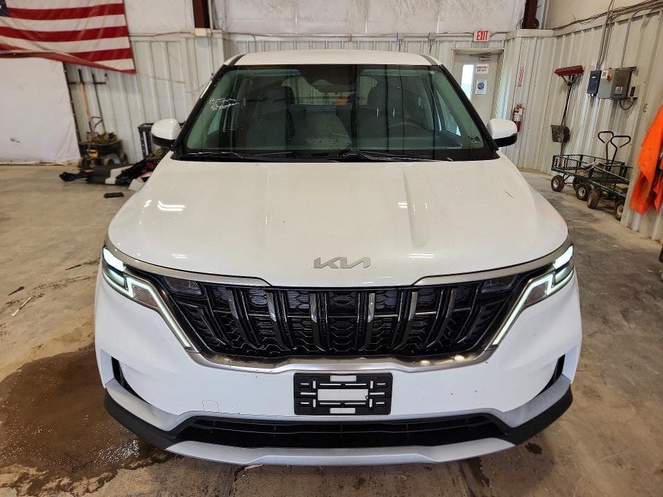 2023 KIA CARNIVAL LX 5