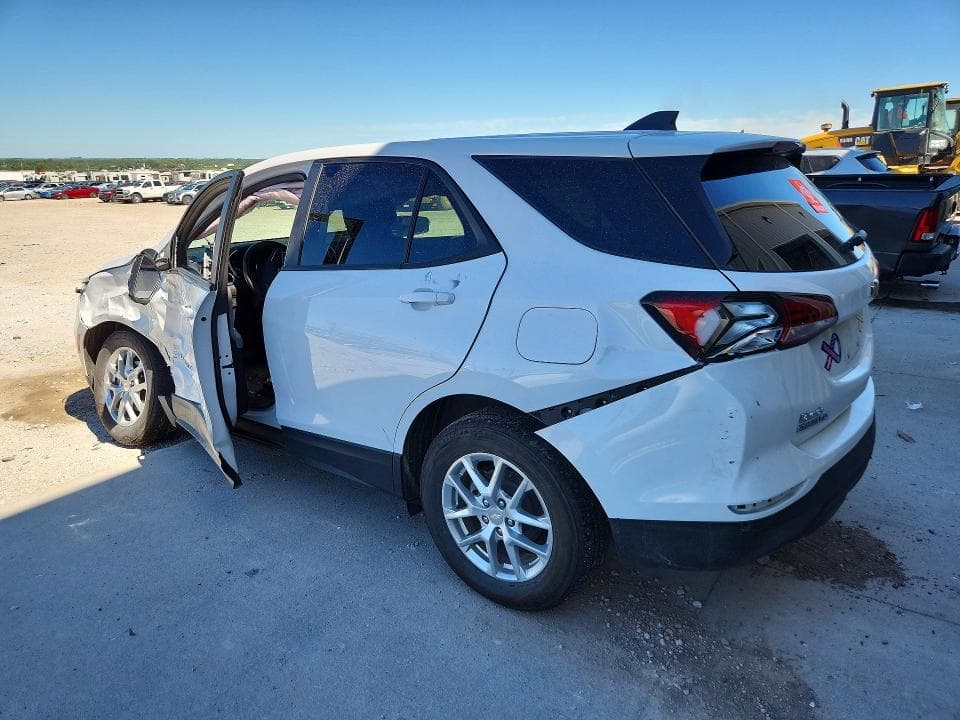 2024 CHEVROLET EQUINOX LS 2