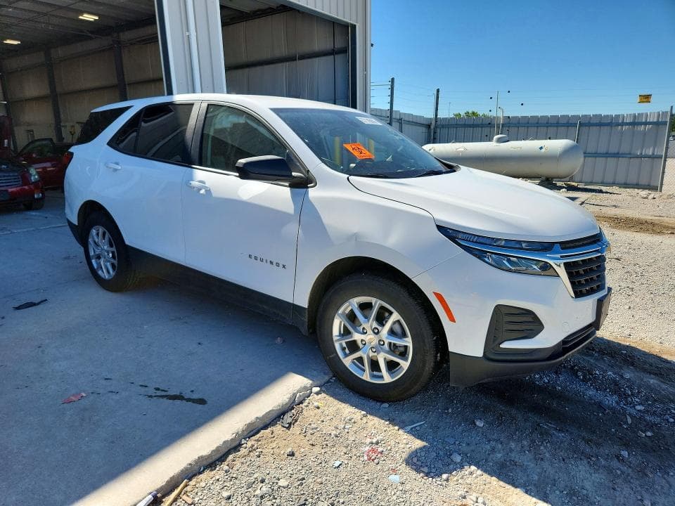 2024 CHEVROLET EQUINOX LS 4